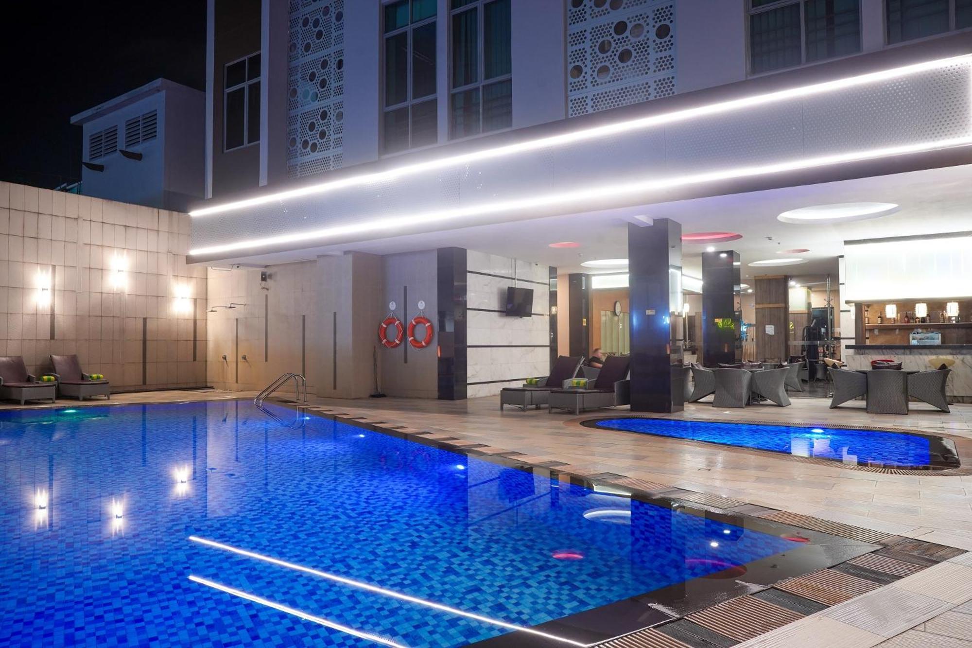 Nagoya Hill Hotel Batam Exteriér fotografie