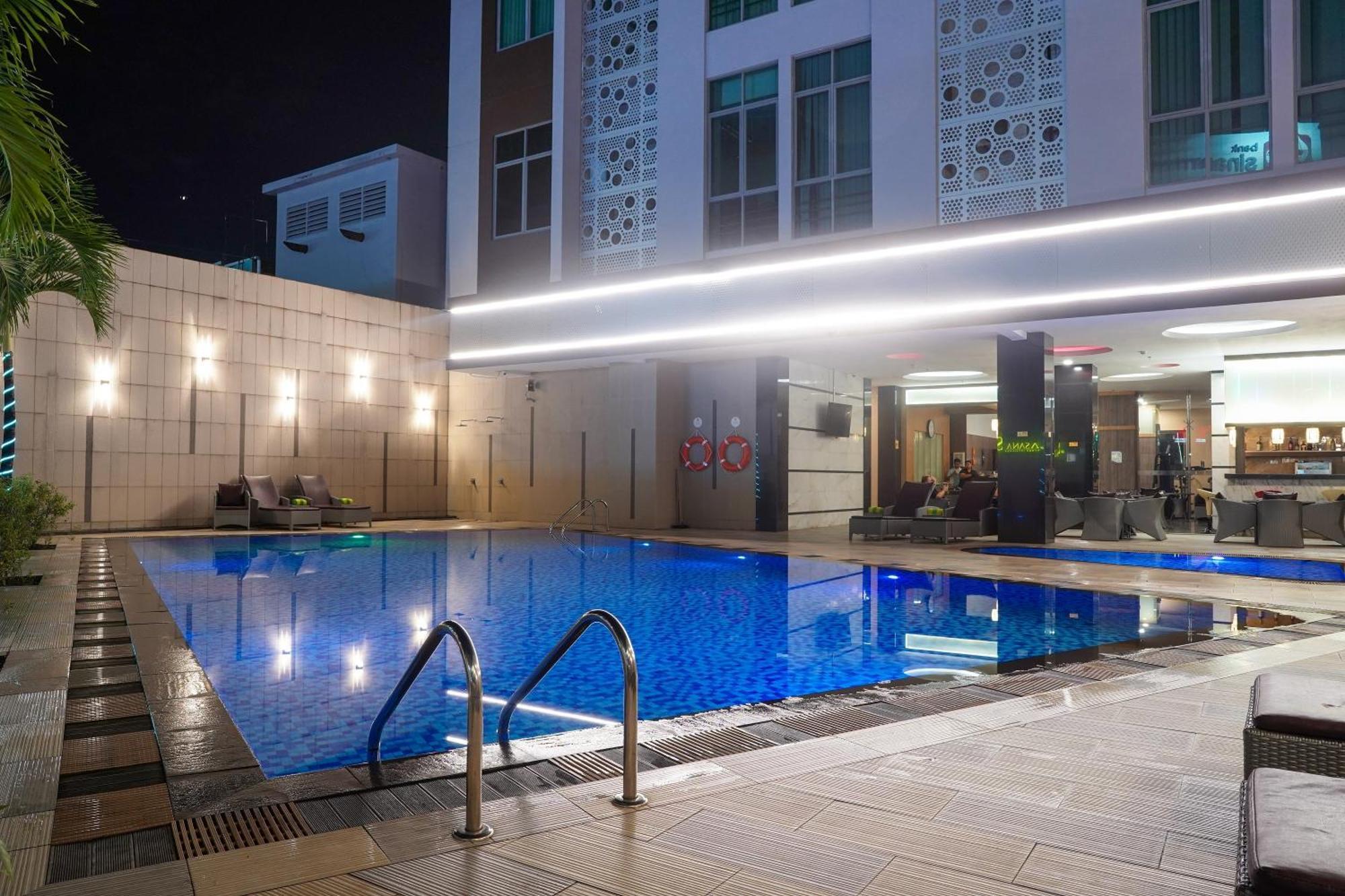 Nagoya Hill Hotel Batam Exteriér fotografie